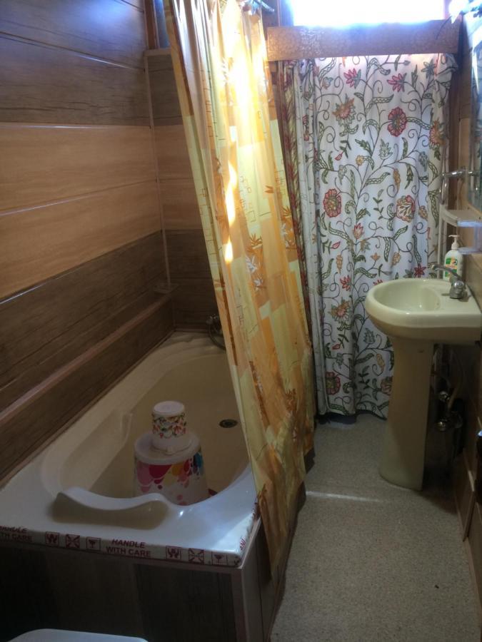 Houseboat Altaf And Transportation Hotel Srinagar  Exterior photo